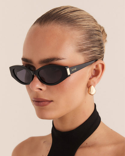 THE ELISSA - BLACK-BLACK-SUNGLASSES | Billini